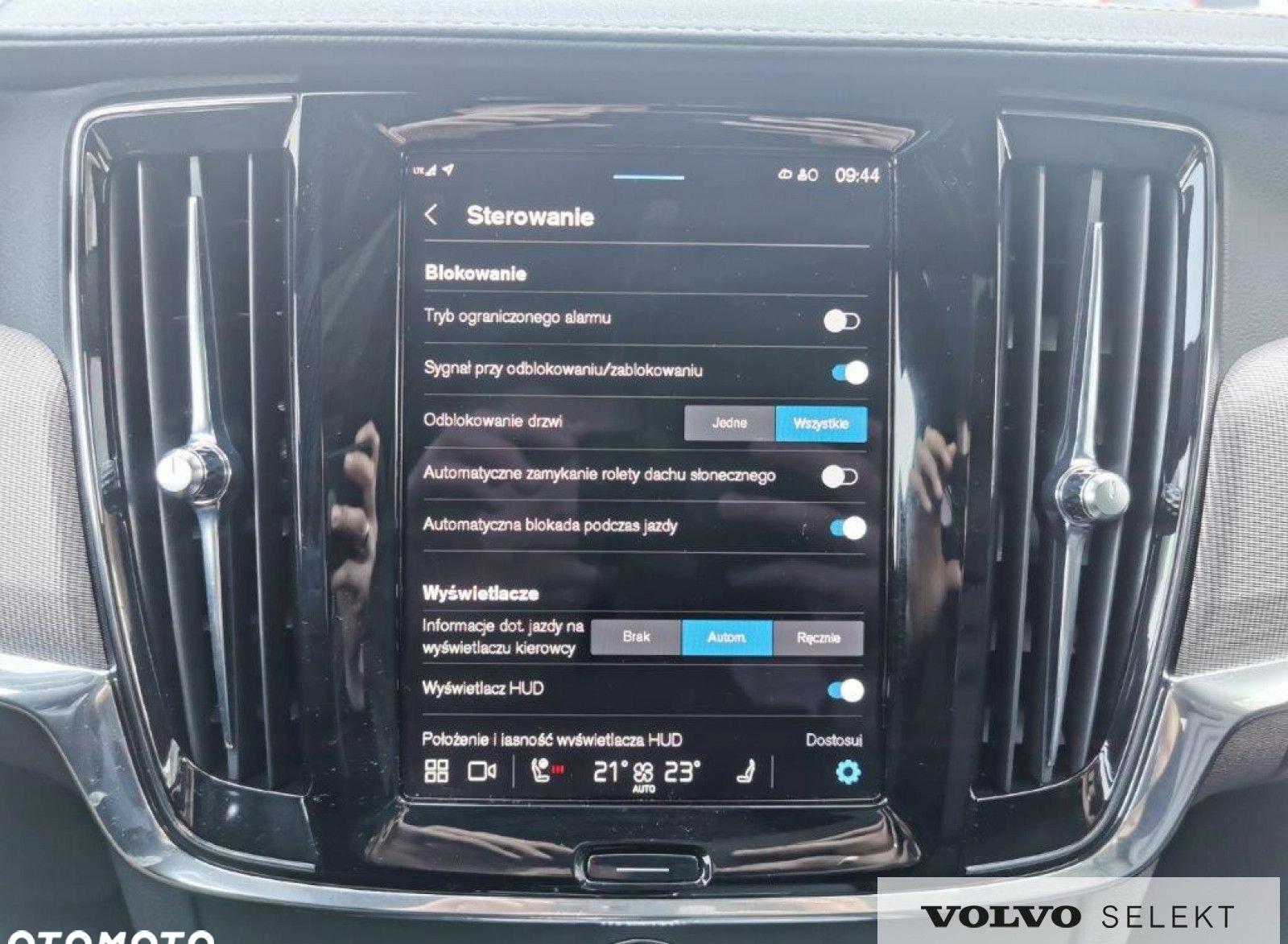 Volvo V90 Cross Country cena 299900 przebieg: 15969, rok produkcji 2023 z Warszawa małe 781